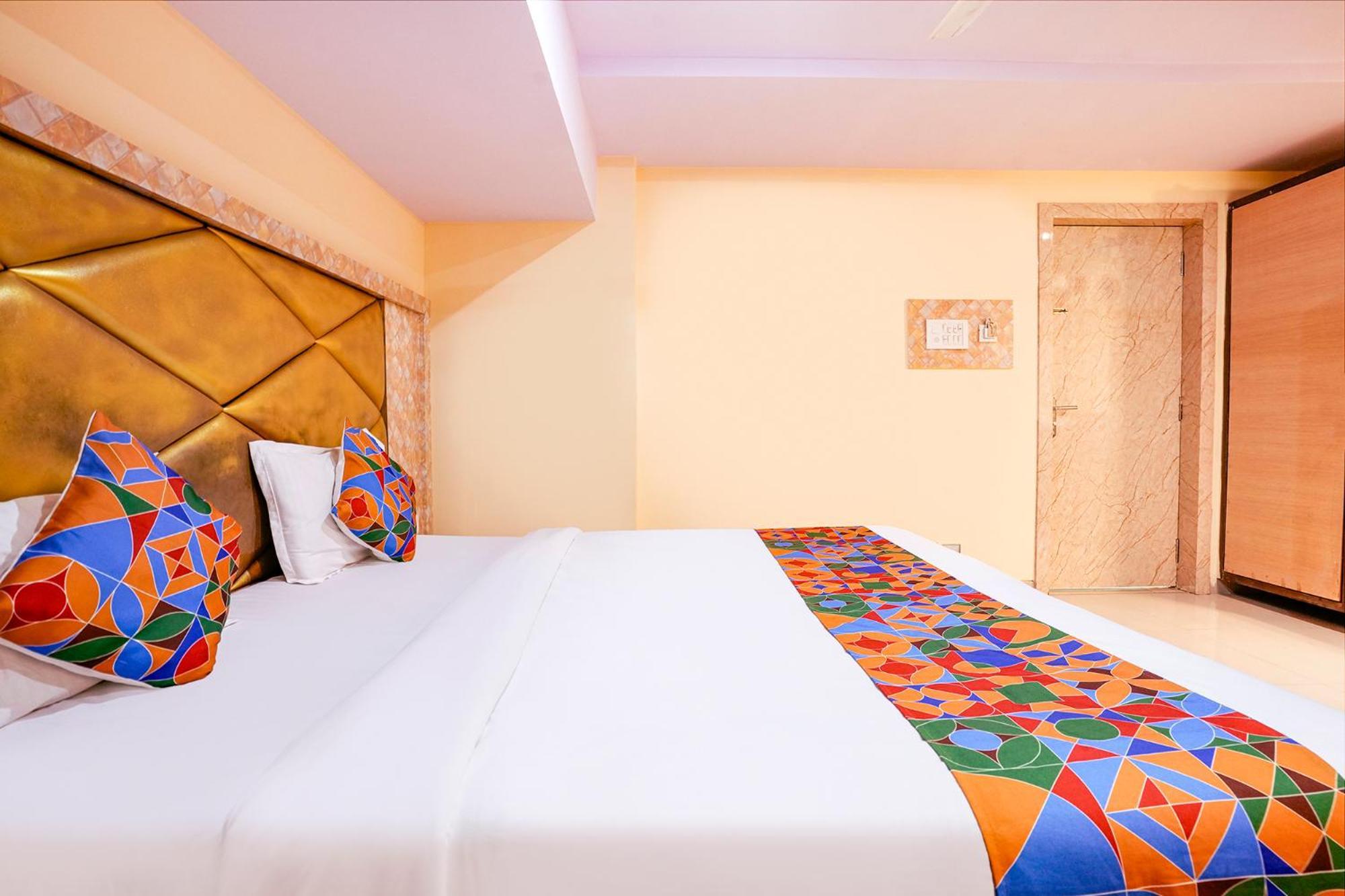 Fabhotel Everest Vashi Exterior foto